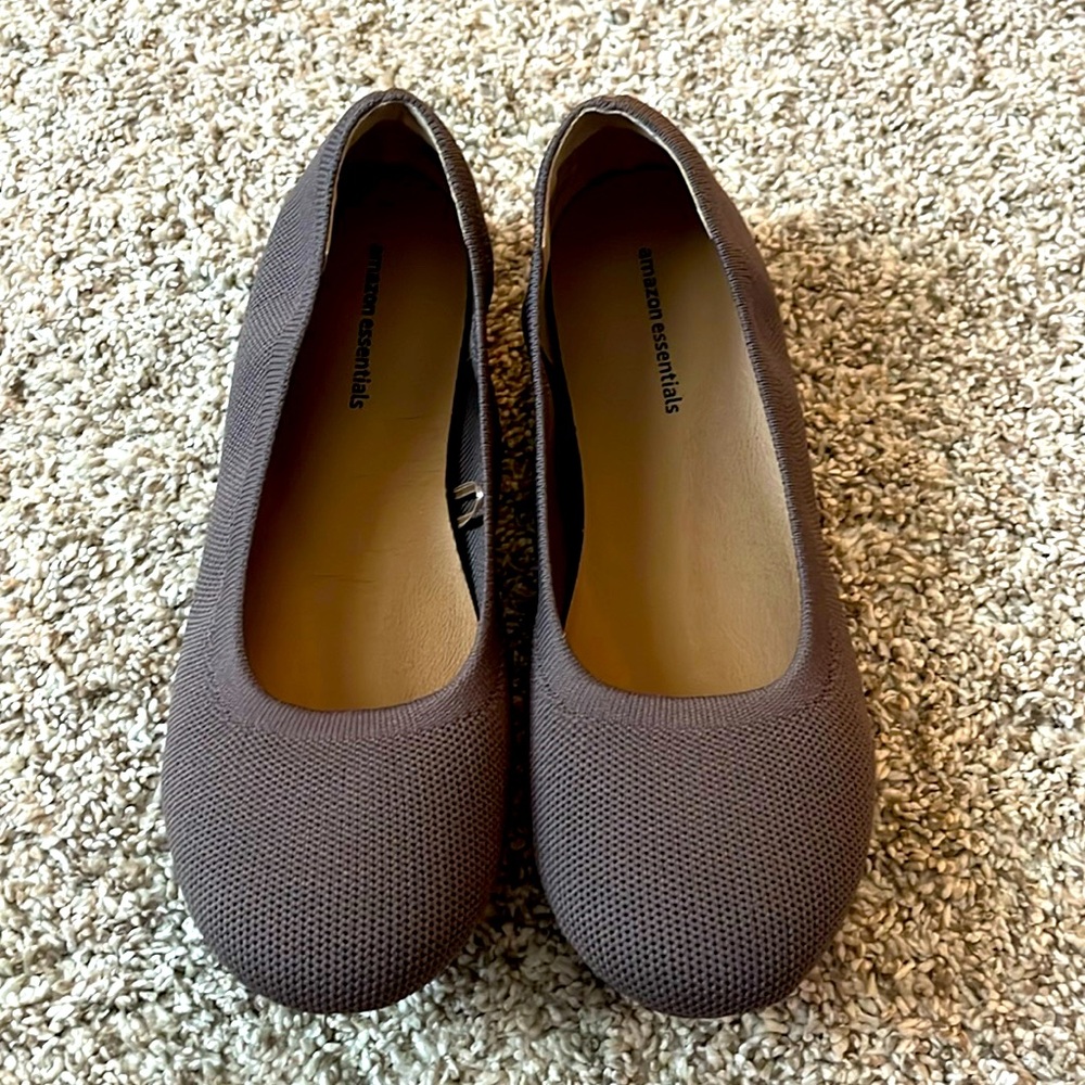 Amazon essentials size 7 women’s ballet flats
